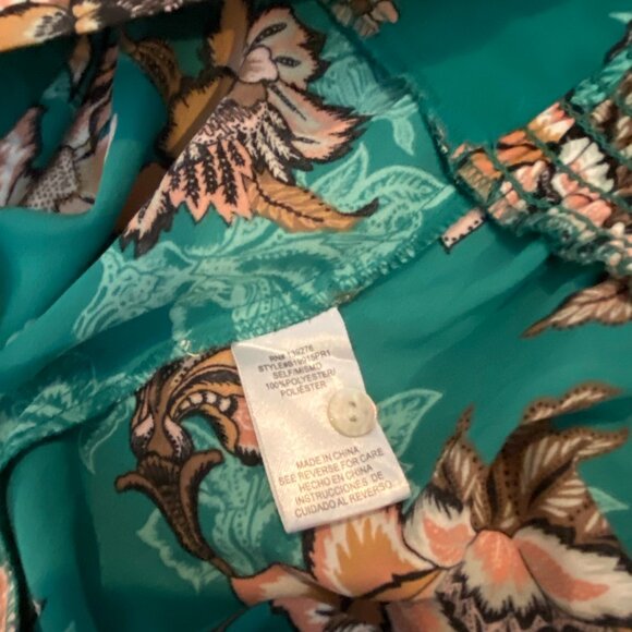 DR2 Woman’s Flower Floral Vneck Blouse Long Sleeve Size Small - Picture 4 of 10